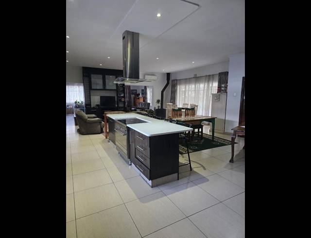 4 BEDROOM HOUSE FOR SALE IN PARKDENE